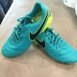 Nike tiempo legend vi fg clear jade black volt.